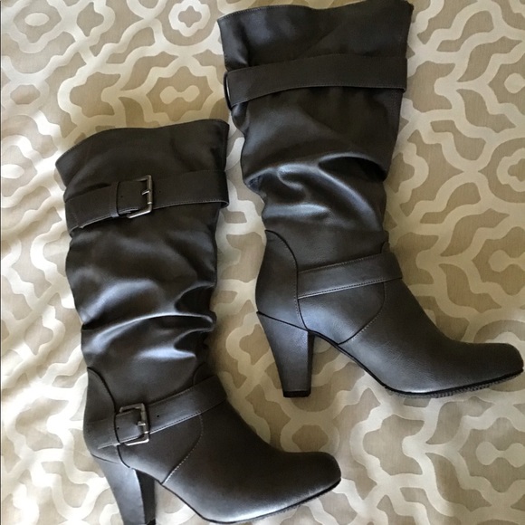 Boots - Picture 4 of 6